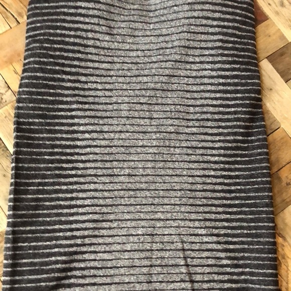 Fabletics Mandy Seamless Gray Black Striped Tank. Size XS - Picture 7 of 13